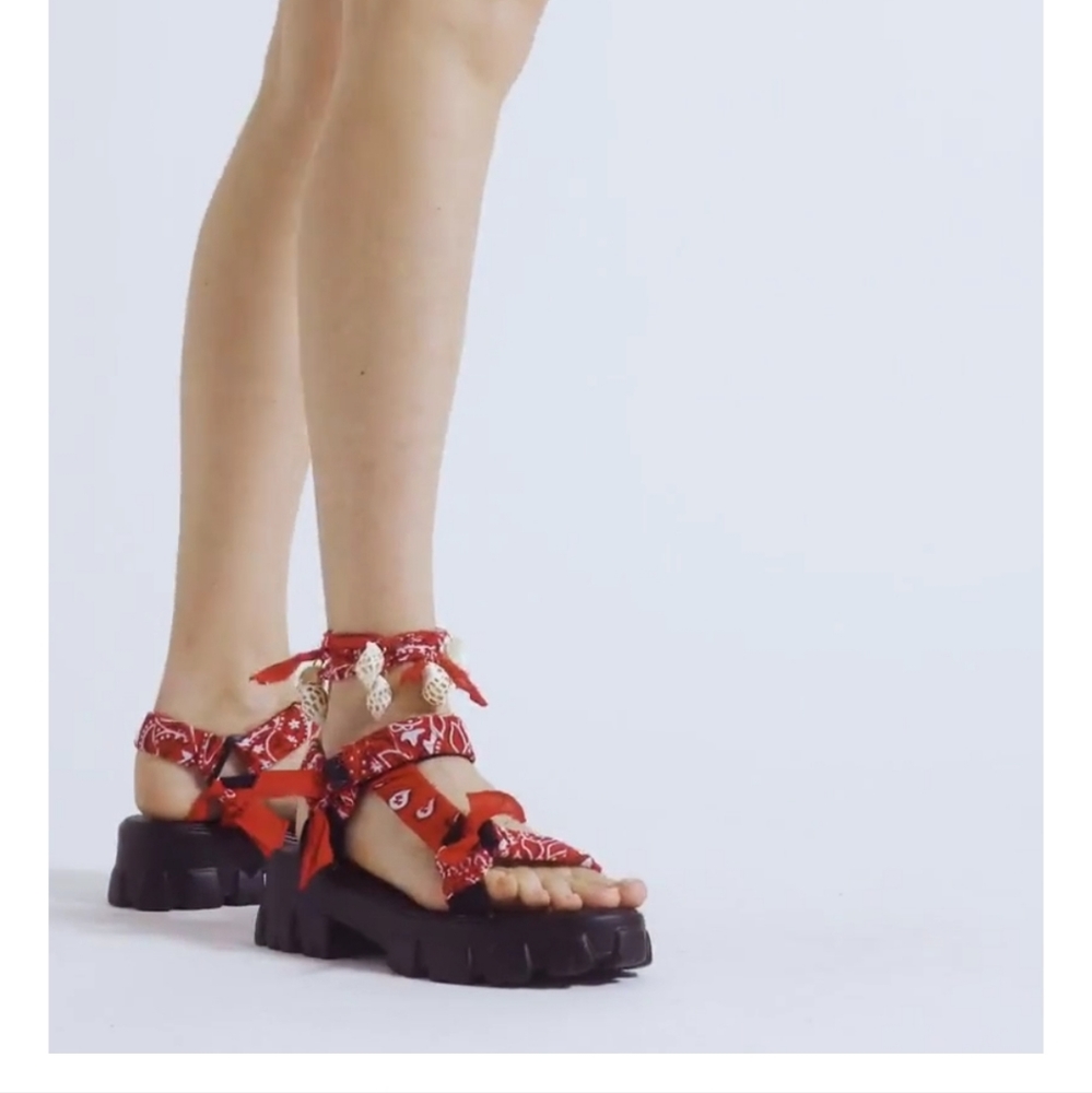 ❤🌵 Arizona Love Trekky Red Platform Sporty